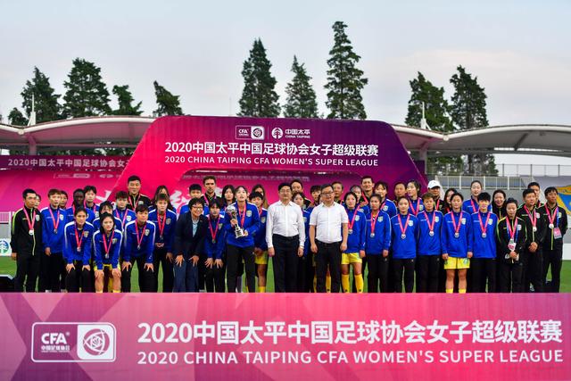 珍妮：家族会议讨论焦点是信托条款而非湖人股份出售